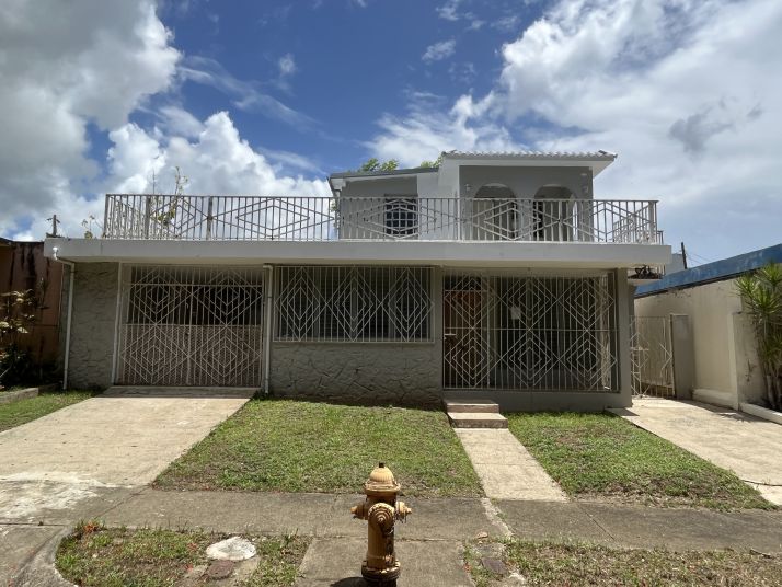 674 Luis Almanza St, San Juan, PR 00926