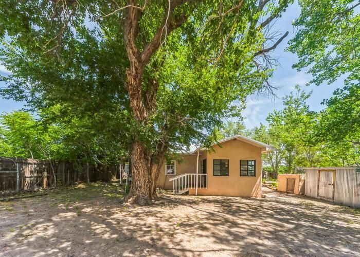 562 HWY 116, Bosque, NM 87006