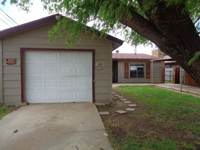 1109 Lexington St, Plainview, TX 79072