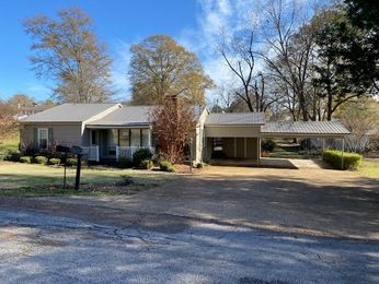 324 14th St N, Guin, AL 35563