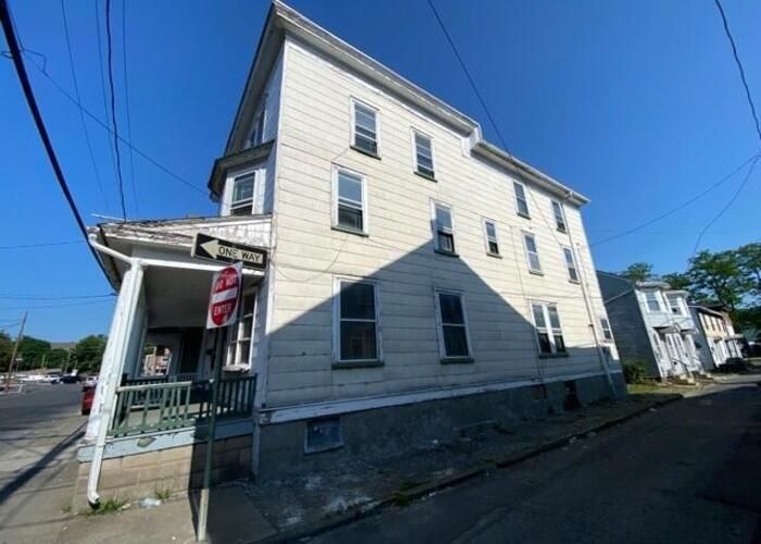 218 WEST WALNUT ST, Shamokin, PA 17872