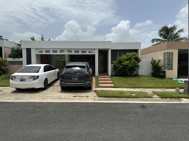 Dd-7 Monte Blanco St, Bayamon, PR 00956