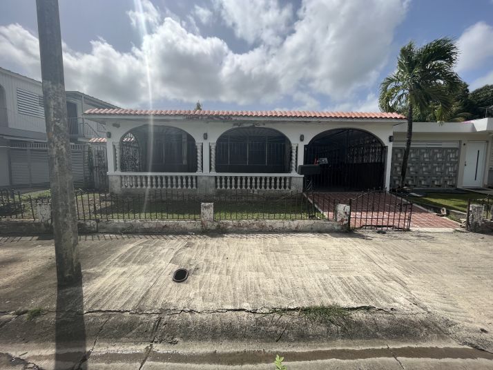 F-22 16 Street, Bayamon, PR 00956