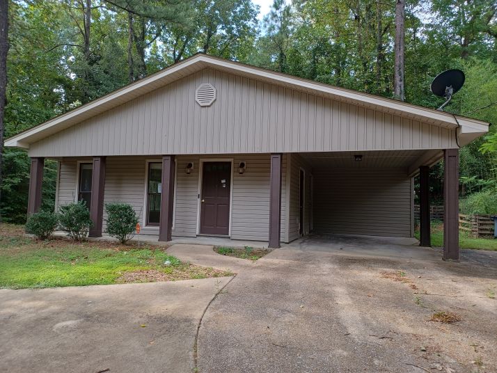 2829 Colonial Dr NE, Tuscaloosa, AL 35404