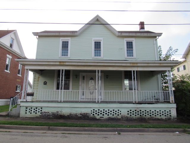 14 Ave B, Latrobe, PA 15650