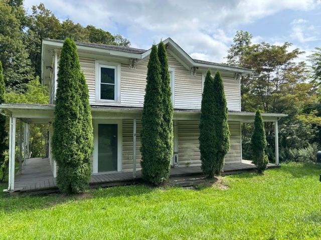 112 Mowry Rd, Meshoppen, PA 18630