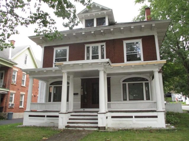 27 Stewart St, Amsterdam, NY 12010