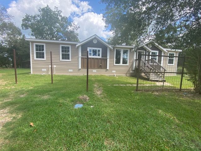 875 S Gustan St, Sour Lake, TX 77659