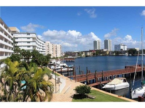 400 Golden Isles Dr # 19, Hallandale, FL 33009