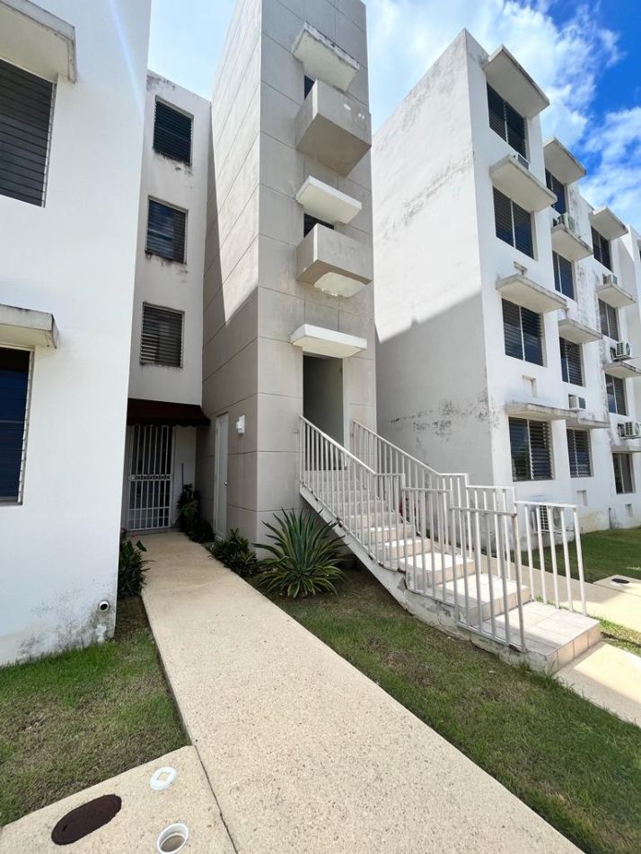 Apt L2-201 Balcones De Carolina, Carolina, PR 00987