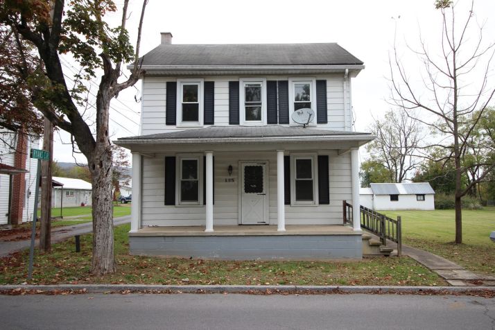 125 N Main St, Milroy, PA 17063