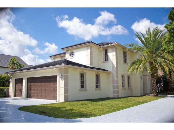 9467 NW 54th Doral Circle Ln, Miami, FL 33178