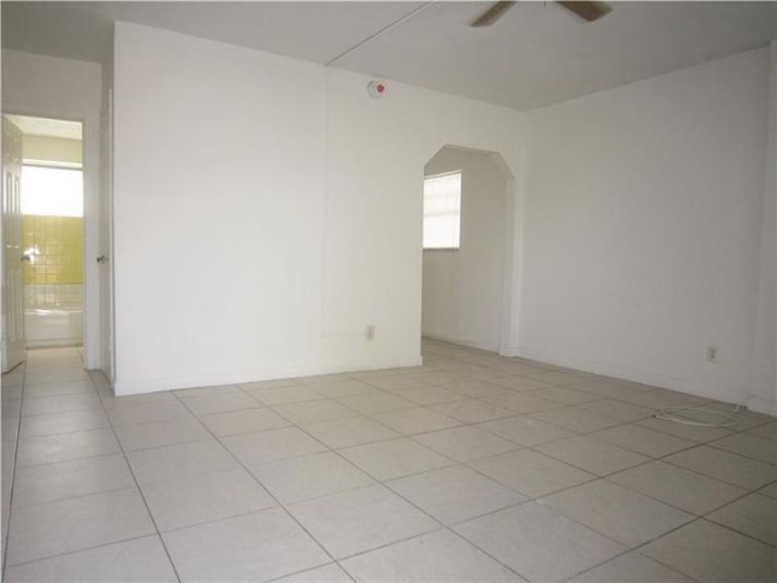 822 NW 7th Ter # 6, Hallandale, FL 33009