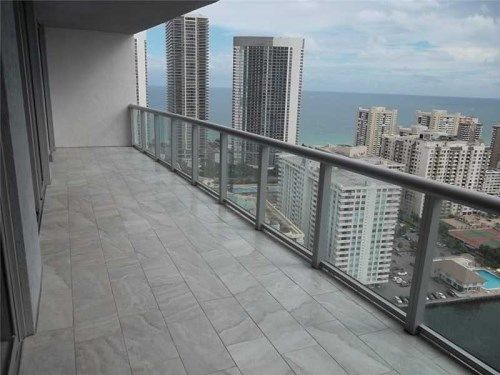 2600 E HALLANDALE BEACH BL # PH3203, Hallandale, FL 33009